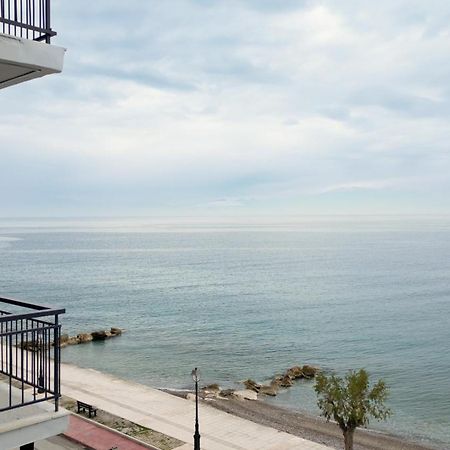 Riviera Hotel Xylókastro Eksteriør bilde